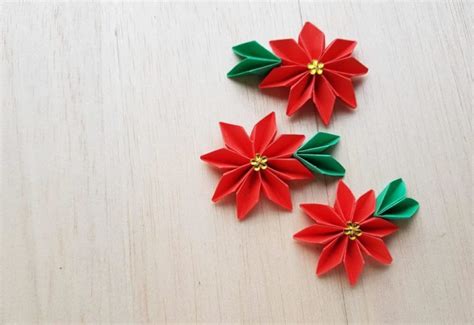 41 Easy Christmas Paper Crafts to Make for the Holidays