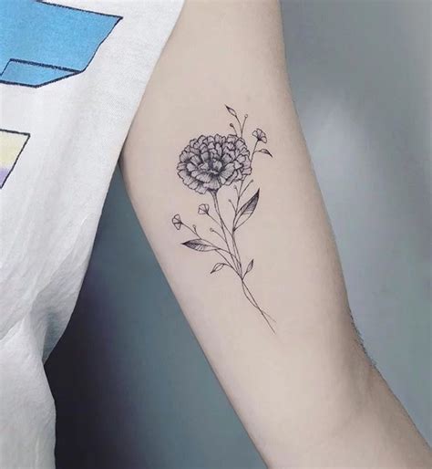 Chrysanthemum tattoo | Flower tattoo designs, Birth flower tattoos ...