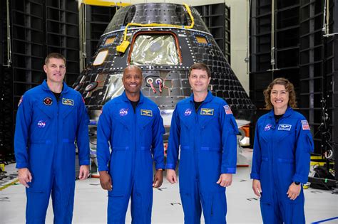 NASA's moon crew meet their Orion spacecraft for first time ...