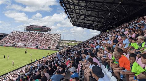 Inter Miami fan traveled almost 2,000 km for Messi, but in vain ...