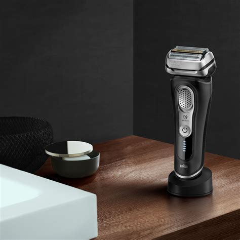 Braun Series Shavers Series 9 9340s Waterproof Electric Shaver with Charging Stand - Accessories