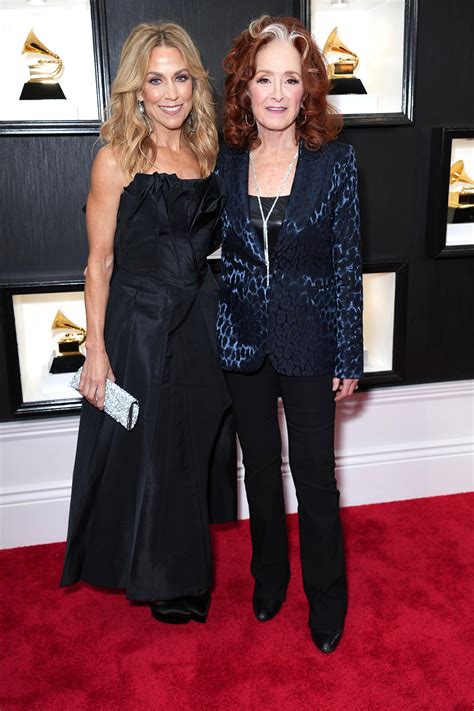 Grammys 2023 Red Carpet: Looks and Arrivals (Photos)