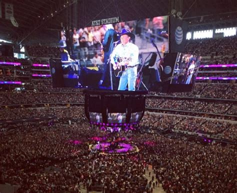 George Strait gets unwound on attendance record with final tour stop