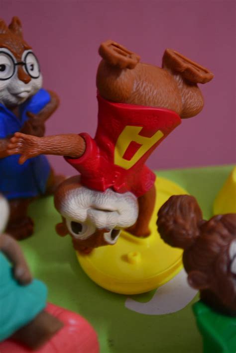 Totally Toys: Alvin & The Chipmunks : Chipwrecked Happy Meal Toys