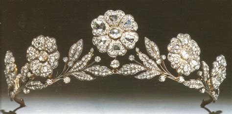 Tiara Mania: Queen Elizabeth of the United Kingdom's Strathmore Rose Tiara