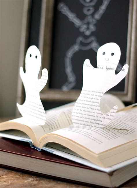 Book Ghosts8 | Bibliotek