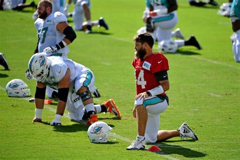 Report: Ryan Fitzpatrick Misses Miami Dolphins Practice for Unknown ...