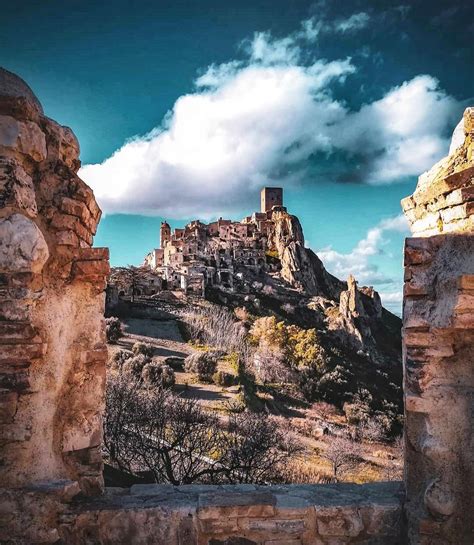 Craco: abandoned village in Italy : r/AbandonedPorn