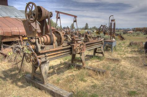 Century-old 20-inch x 12-foot Muller metal lathe in a junk… | Flickr