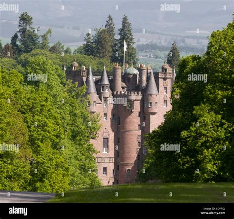 glamis castle forfar queen elizabeth childhood home Stock Photo - Alamy