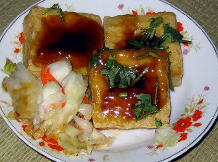 Stinky Tofu in Taiwan - Bamboo Boulevard