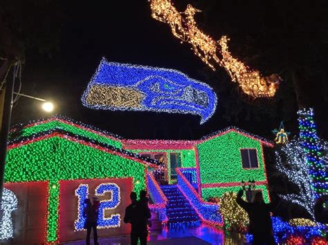 Joe's & Julia's Adventures: Christmas Lights - Seahawks Style