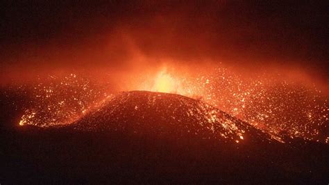 Eruption fears as New Zealand raises volcano alert level for Lake Taupo ...