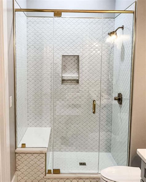 White Scallop Tile Shower with Bench - Soul & Lane