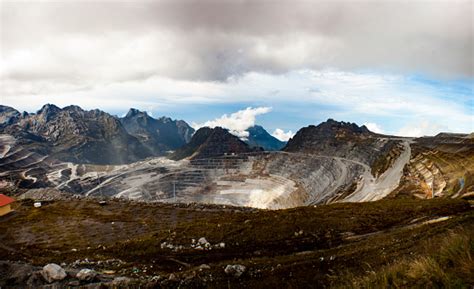 Grasberg Mine Stock Photo - Download Image Now - iStock