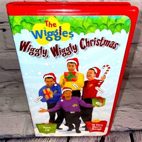 The Wiggles “Wiggly Wiggly Christmas” VHS 90's kids songs red clamshell ...