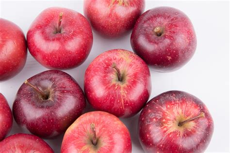 Red Apple Free Stock Photo - Public Domain Pictures