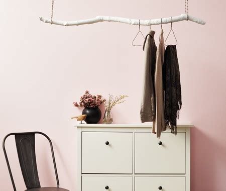 DIY Tree Branch Coat Rack - Shelterness