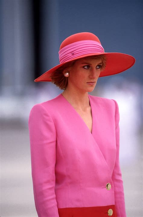 See Princess Diana's Most Famous Dresses at Kensington Palace, London - Condé Nast Traveler