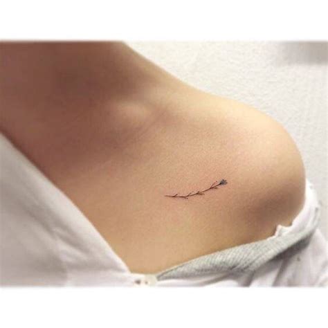 Collar bone. | Tiny tattoos for women, Minimalist tattoo, Tattoos