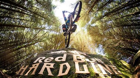 Vidéo Extreme Downhill Mountain Bike Racing | Red Bull Hardline 2016