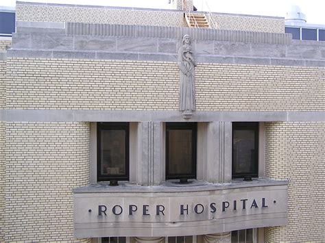 Charleston, Calhoun Street, Roper Hospital (detail) | Flickr - Photo ...