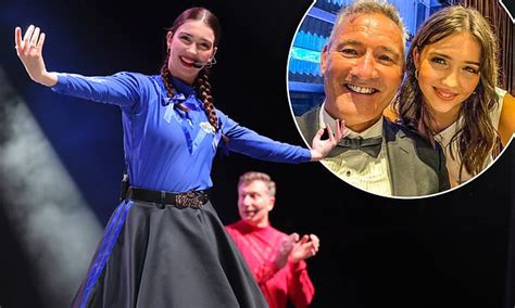 Anthony Field's daughter Lucia is all smiles as she performs with The Wiggles | Daily Mail Online