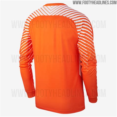 Nike Chelsea 17-18 Goalkeeper Kit Released - Footy Headlines