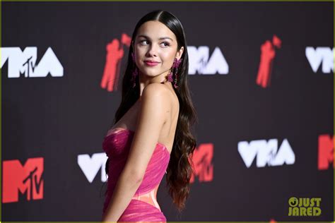 Olivia Rodrigo Wins First Award of the Night at MTV VMAs 2021 - See Her ...