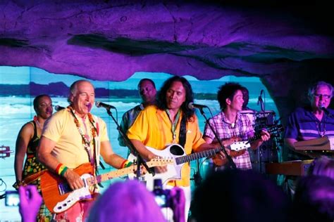 Jimmy Buffett takes over Don Ho’s space in Waikiki - Hawaii Magazine