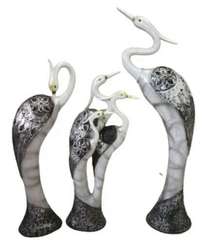 Swan Family Showpiece Home Decor at Rs 1900 | Home Decoration Pieces in Jaipur | ID: 2851184348248