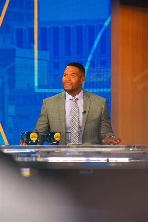 Michael Strahan shares major career news after sparking concern among ...