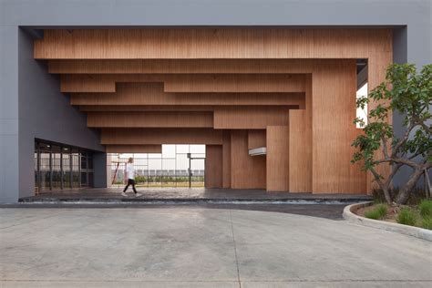 Gallery of Ratchut School / Design in Motion - 1 | Entrance design ...