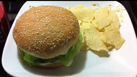 HOW TO MAKE MCVEGGIE BURGER AT HOME | McDonald style - YouTube