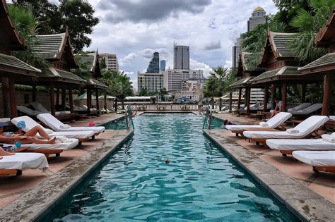 Luxury Hotel Review: The Peninsula Bangkok - A Complete Oasis & Getaway within the City - FOODICLES