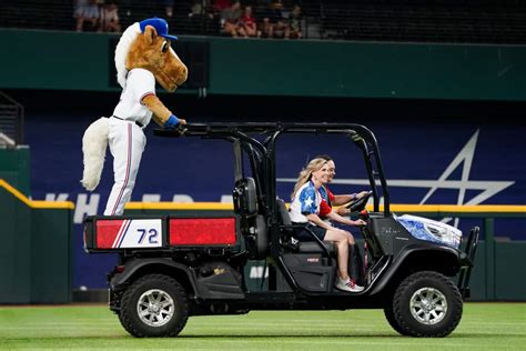 Rangers Mascot Summed Up How MLB Fans Felt On Thursday