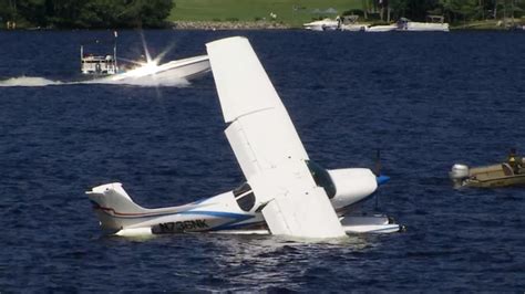 Witnesses describe dramatic plane crash in Naples