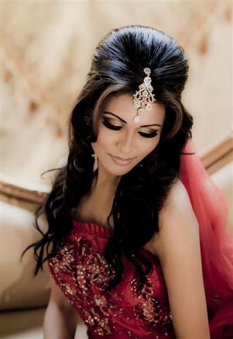 e4dc983df0d4046cb27aa79bca162794 | Peinados arabes, Cabello indio y Peinados para boda