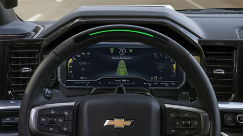 Here's the new 2022 Chevy Silverado interior. It's so much better