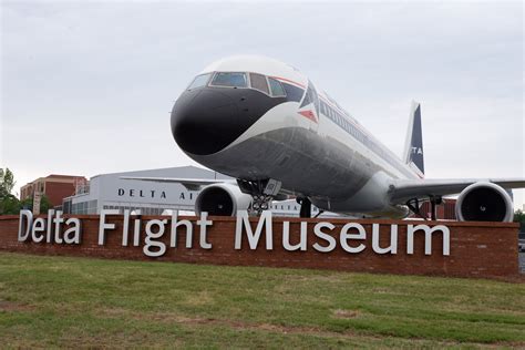 Delta Flight Museum & Boeing 747 | Projects | Gray