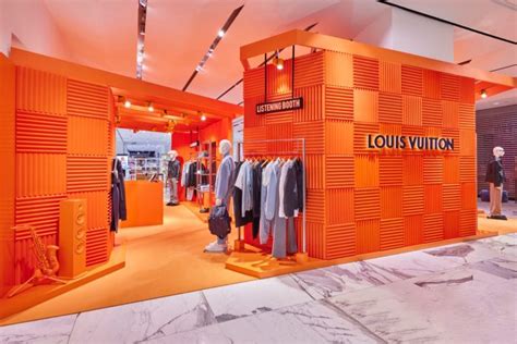 » Louis Vuitton pop-up store