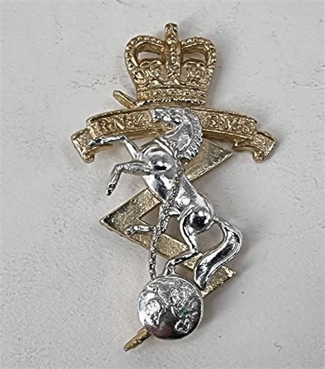 Royal New Zealand Electrical and Mechanical Engineers Cap Badge QC - Trade In Military