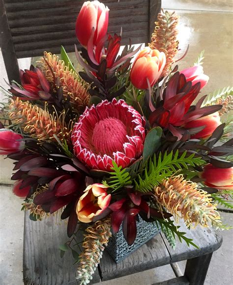 Mixed Protea Bouquet | Protea bouquet, Flower arrangements, Floral wreath