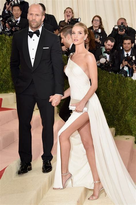 Rosie Huntington-Whiteley Is Expecting First Baby With Jason Statham ...