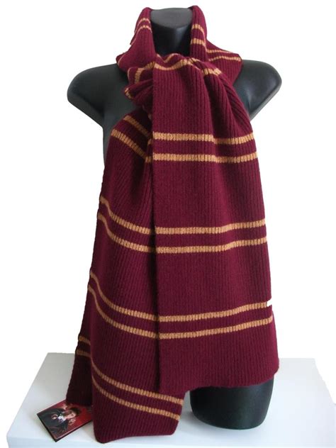 OFFICIAL WARNER BROS. HARRY POTTER GRYFFINDOR SCARF 170g : Licensed Scarfs & Ties : Lochaven ...