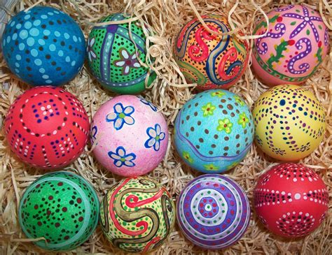 Hand Painted Easter Egg Dots | Creative Ads and more…