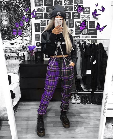 I don't see purple fashion a lot so I spread purple styles 💜 purple stripes or plaid ? 💜 ...