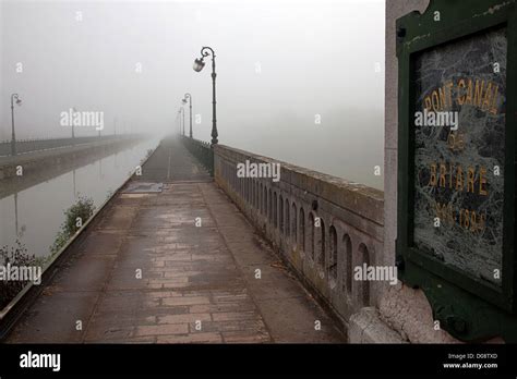 Briare aqueduct hi-res stock photography and images - Alamy