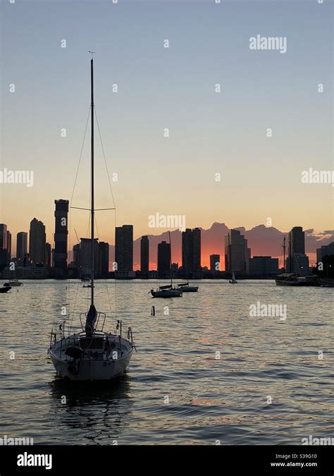 Hudson River Sunset with Sailing Boat Stock Photo - Alamy