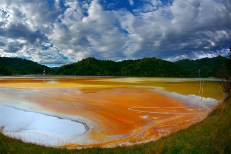 11 Most Dangerous Lakes in the World - Insider Monkey